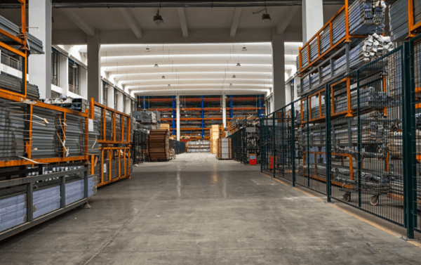 Shared warehousing vs dedicated warehousing services