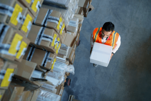 logistics-worker-with-box-min